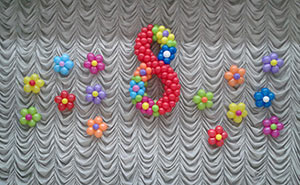 Цифра 8 из шаров