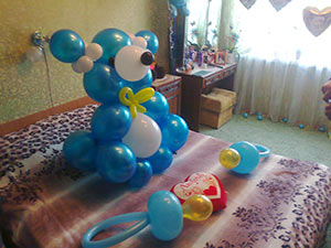 Медвежонок из шаров