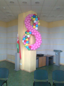 Цифра 8 из шаров