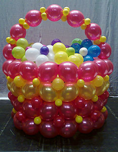 цветы в корзине из шаров