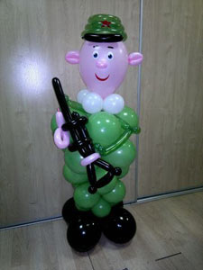 Солдат из шаров