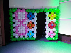 Панно из шаров на 8 марта