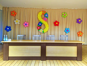 Цифра 8 из шаров