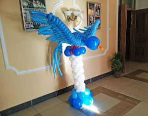 птица из шаров