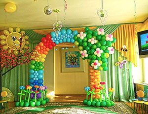 радуга-дерево из шаров