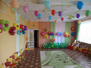 паровозик из шаров