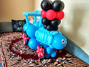 паровозик из Простоквашено из шаров