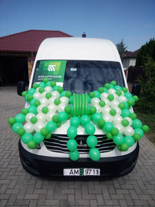 бант из шаров на машину