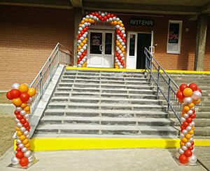 Стойки из шаров для перерезания ленты