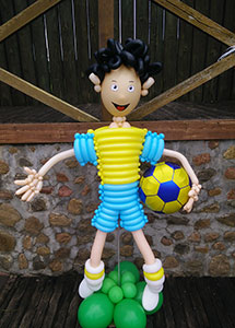 Футболист из шаров