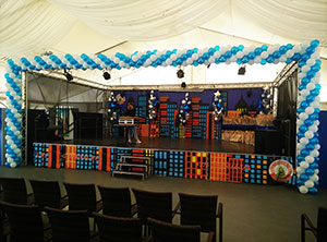 шары на сцене