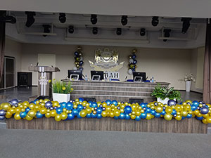 Гирлянда из шаров разнокалиберная Табачная фабрика