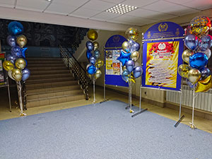 Шары с гелием в фойе