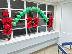 Украшение окна к 23 февраля