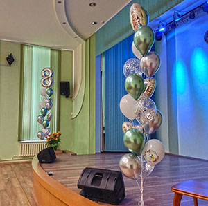 Украшение сцены на 8 марта