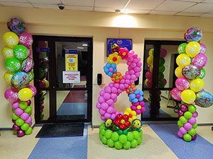 Украшение фойе на 8 марта