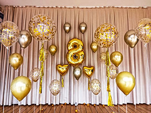 Украшение сцены на 8 марта