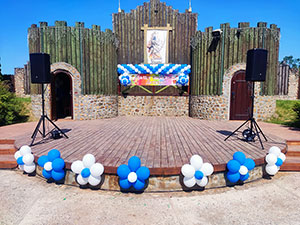 украшение шарами, сцена в Коробчицах