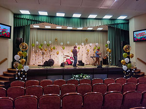 Сцена шары с гелием