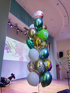 8 марта с гелием