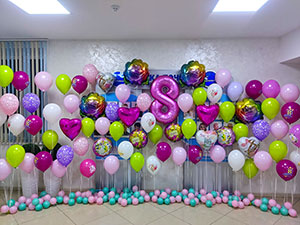 8 марта с гелием