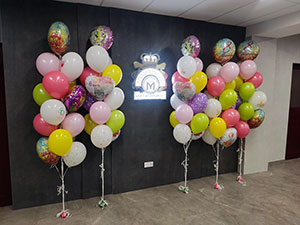 8 марта с гелием