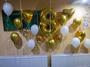 8 марта с гелием