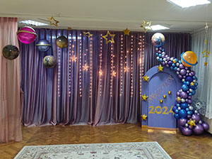 украшение зала на утренник, космос