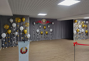 Сцена шары с гелием