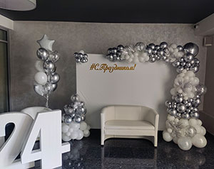 Фотозона 2024 — оформление шарами