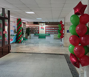 Шары с гелием в фойе