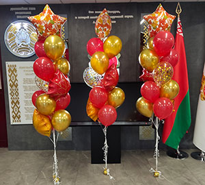 Шары с гелием у входа