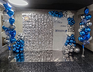 Фотозона ко Дню химика из жатой фольги