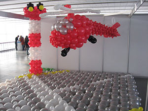 Вертолет из шаров