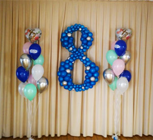 Цифра 8 из шаров